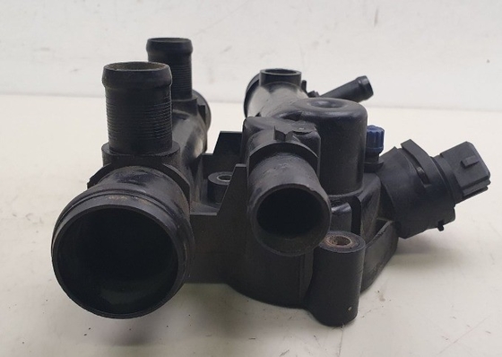 PATHFINDER III R51 2.2 2.5 DCI Master 2 8200262237 Renault Nissan Thermostat Housing
