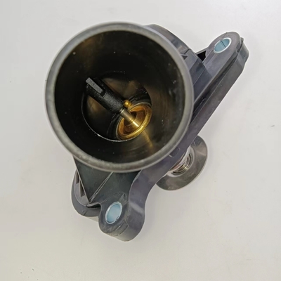 11517789014 11517805811 Engine Coolant Thermostat Housing for B-M-W xDrive 35 d Models