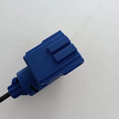 1J0 927 189 Clutch Starter Safety Switch Made of ABS Plastic for Audi/Volkswagen