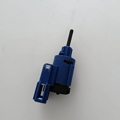 1J0 927 189 Clutch Starter Safety Switch Made of ABS Plastic for Audi/Volkswagen