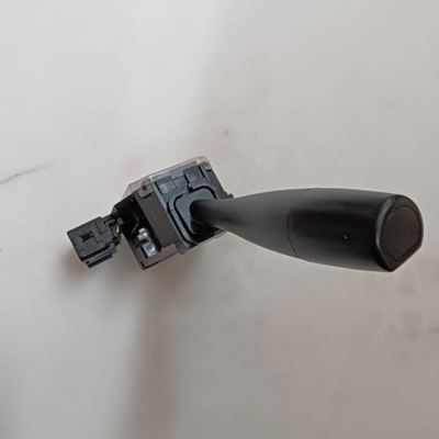 UJ06-66-122 UJ0666122 Headlight Turn Signal Switch for Mazda B2500 B2600 BT-50 car Part