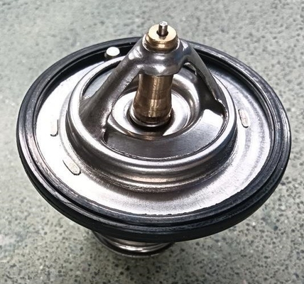 21200-VC20A 82Degree Engine Coolant Thermostat for SUNNY Traveller NP300 JUKE SUNNY